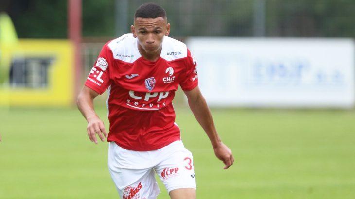 Tragédie zasáhla fotbalový svět. Zemřel mladý hráč Pardubic Leandro Lima, kluby vyjadřují soustrast